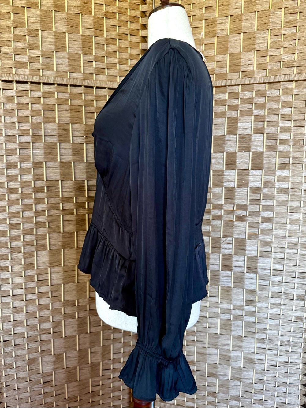 NWT GAP black shadow stripe peplum top  XL - Picture 10 of 14